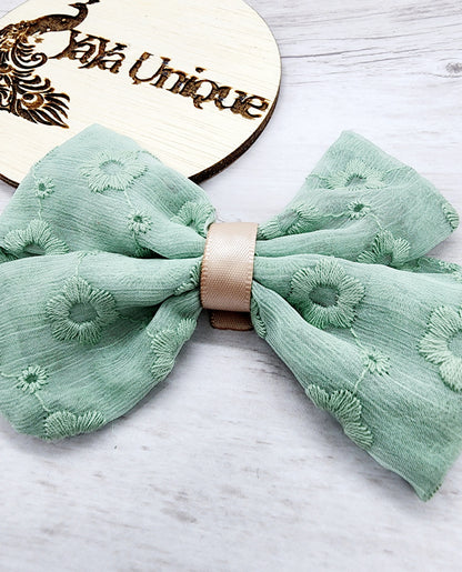 daisy embroidered tulle bow