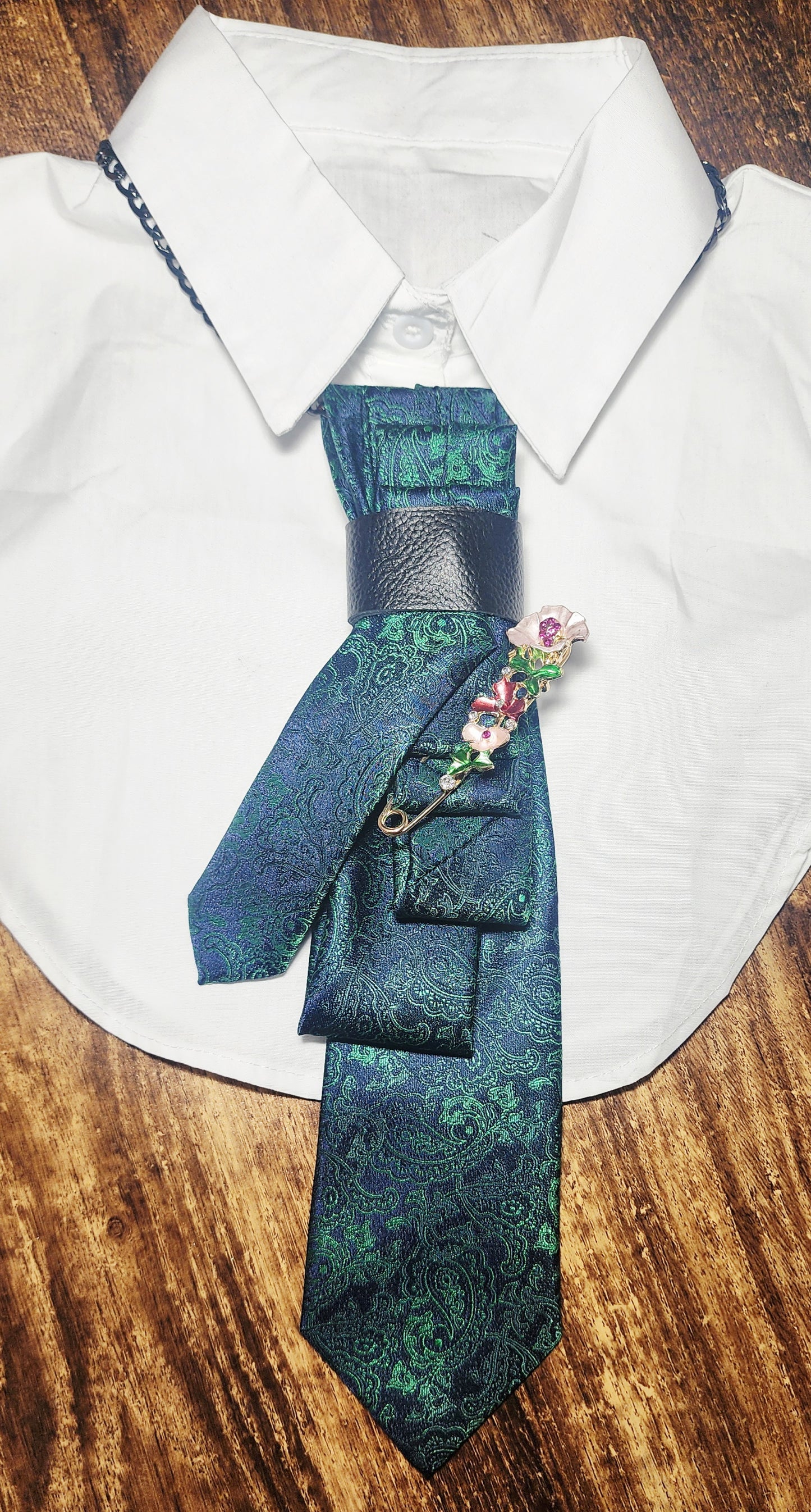 Tie Neclace