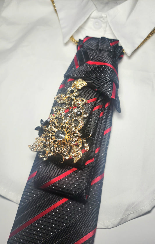 Tie Neclace