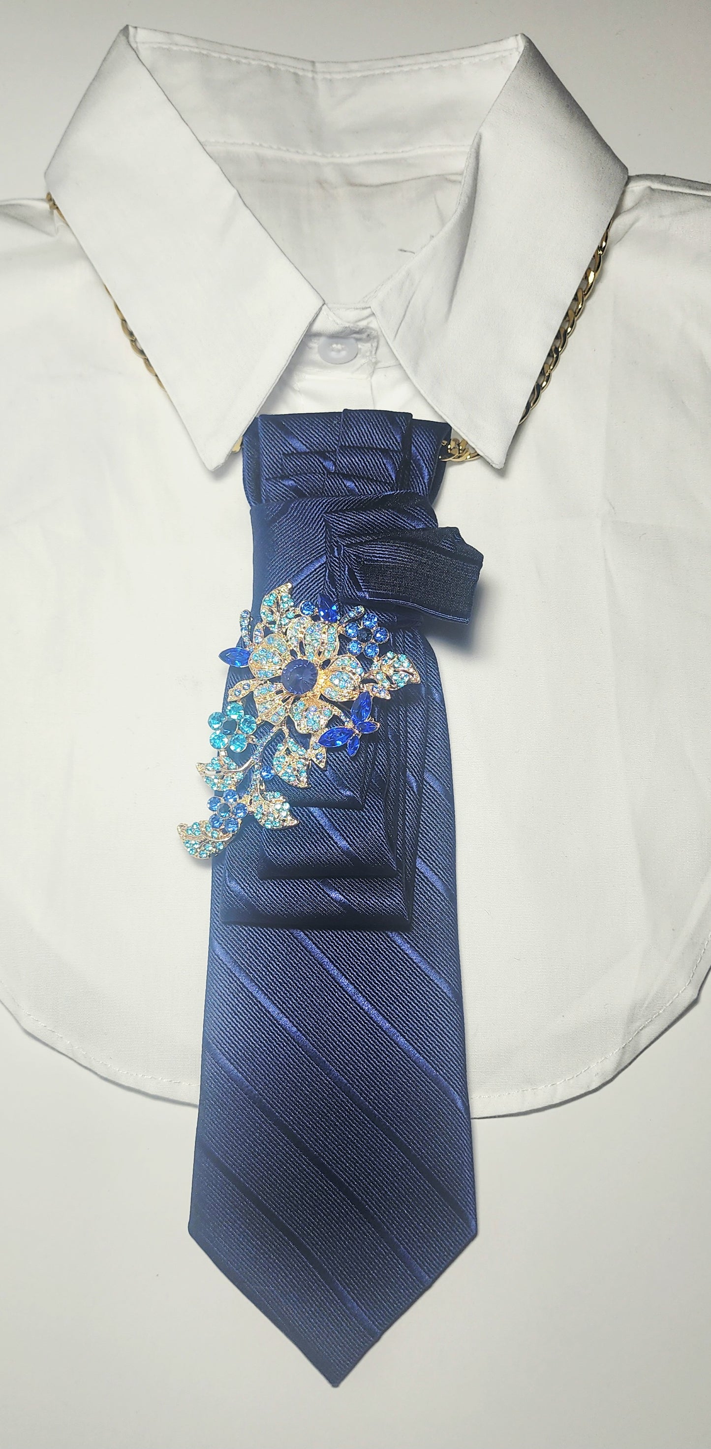 Tie Neclace