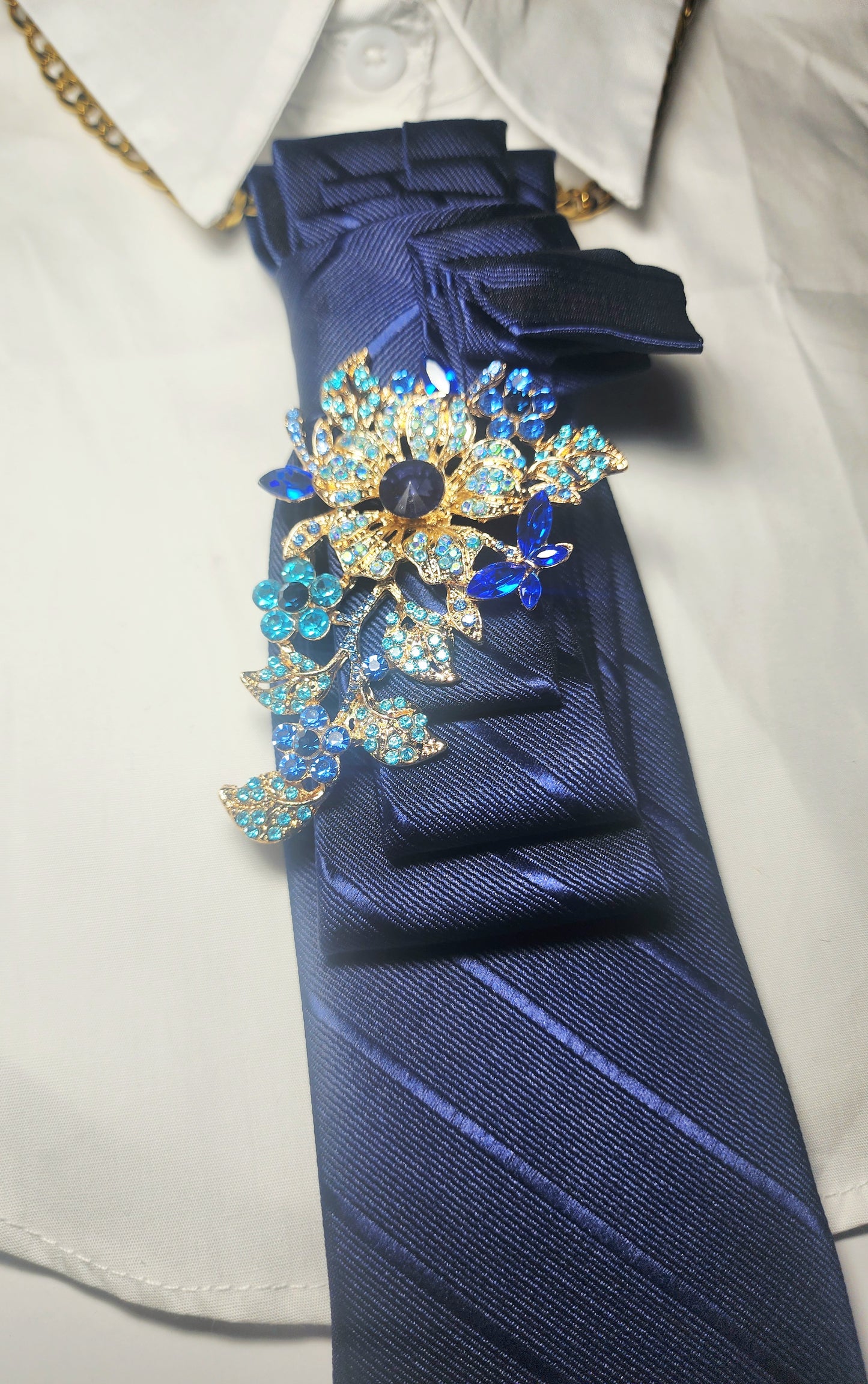 Tie Neclace