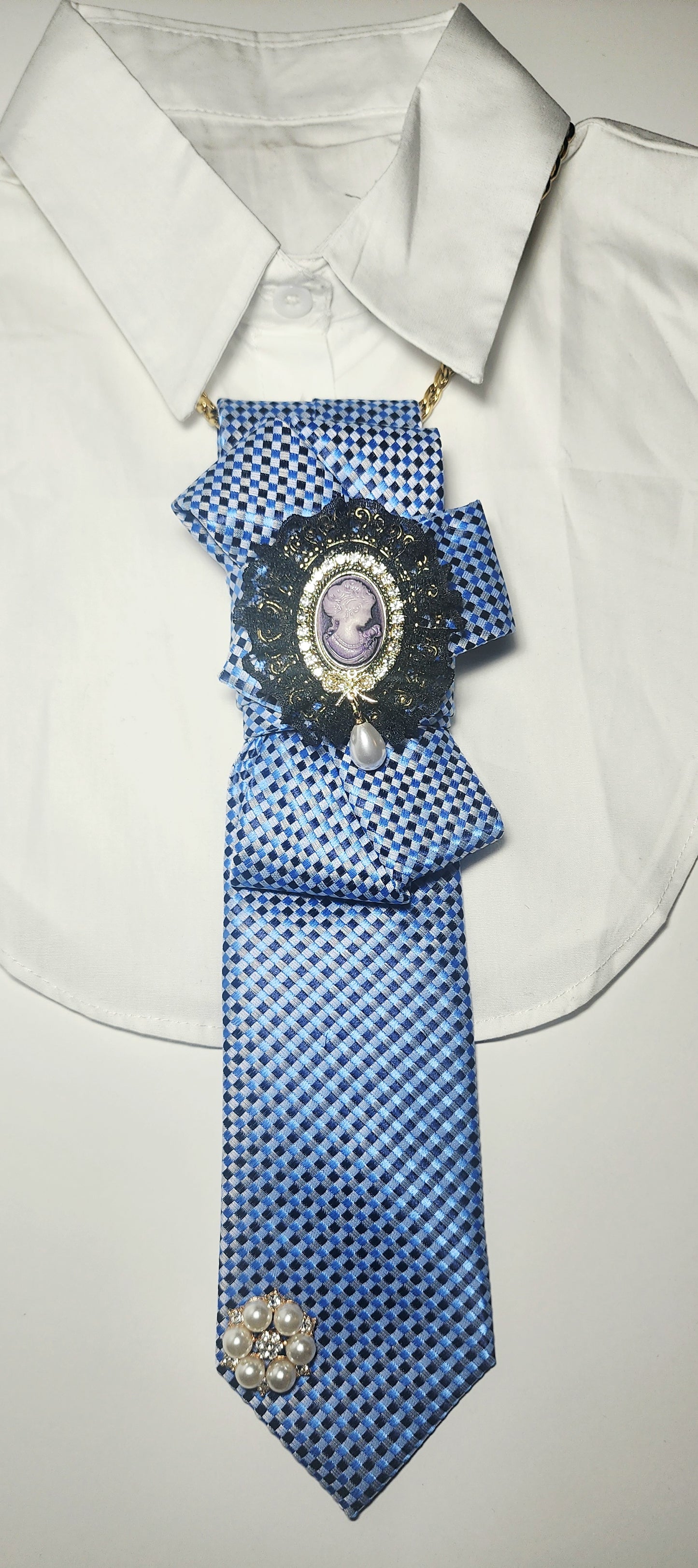 Tie Neclace